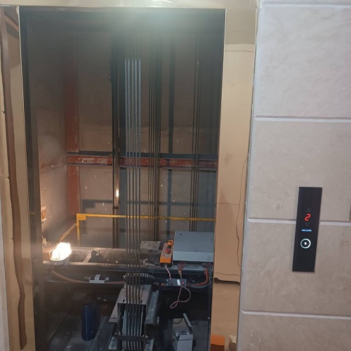 تعمیرکار آسانسور