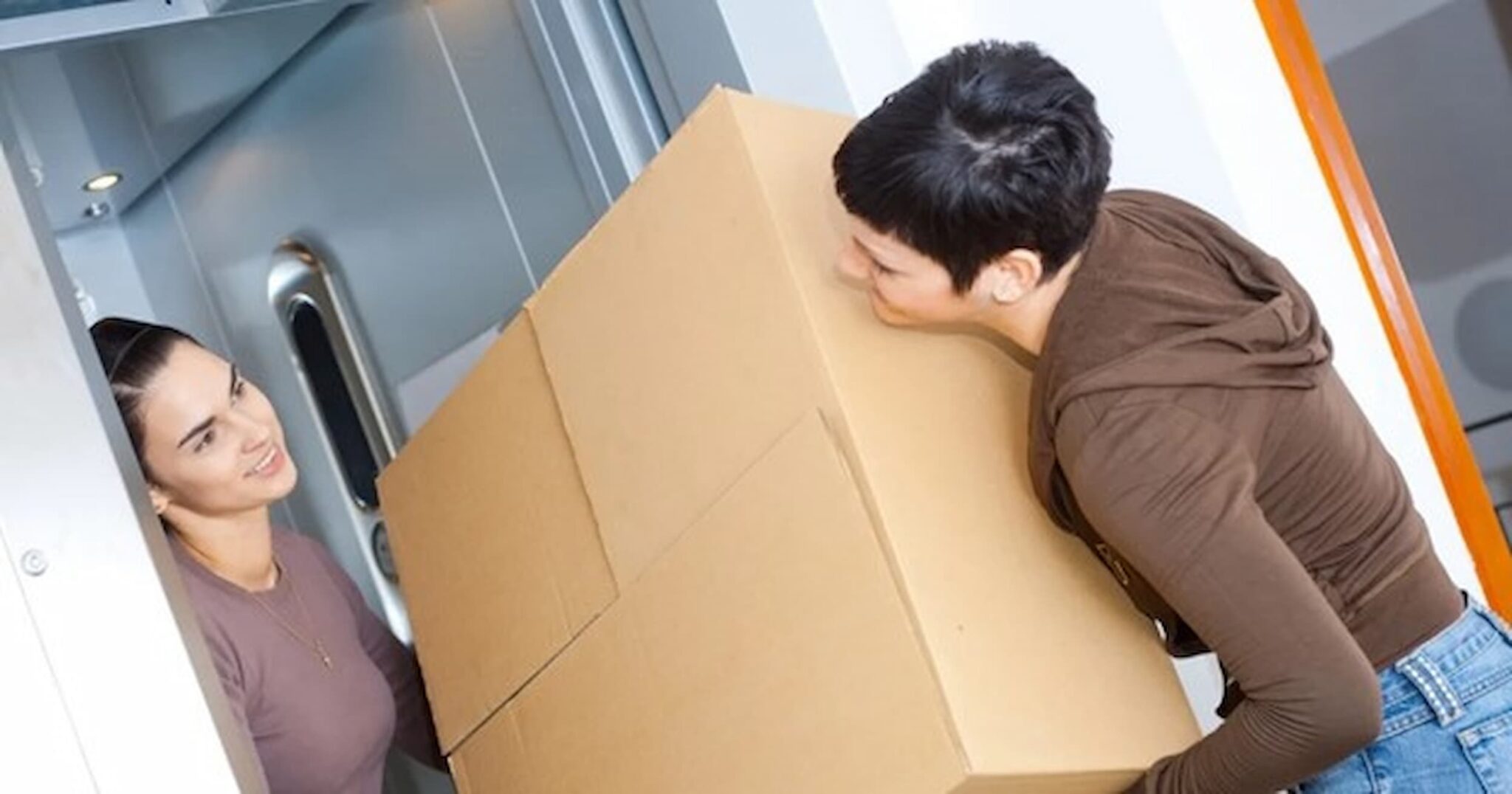 جریمه حمل بار با آسانسور | هزینه اسباب کشی بدون اجازه حمل اثاثیه با آسانسور 3 حمل بار با آسانسور ممنوع