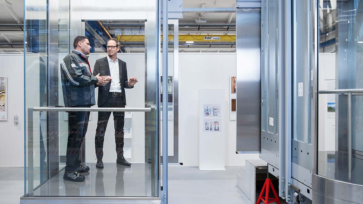 هزینه نصب آسانسور در ساختمان چهار طبقه بین طبقات اول تا چهارم با چه درصدی سهم بندی می شود؟ 2 سهم بندی هزینه نصب آسانسور در ساختمان چهار طبقه