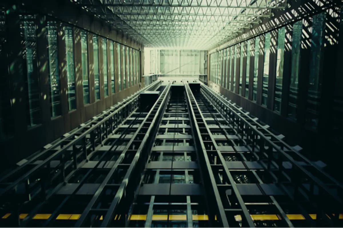 نصب اسانسور در مشاعات و حیاط آپارتمان و ساختمانها + مراحل 4 آهن کشی آسانسور