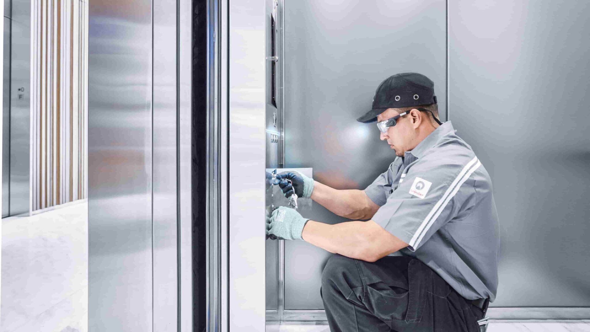 بهترین شرکت آسانسور در تهران کدام است؟ لیست شرکت ها 3 شرکت آسانسور