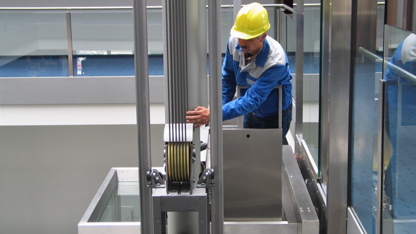 آهن کشی آسانسور هیدرولیک + مراحل نصب، نکات مهم و استاندارد ها 3 آهن کشی آسانسور هیدرولیک